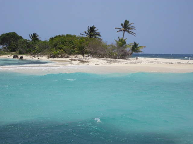 One of the Pigeon Cays near Roatan and Guanaja